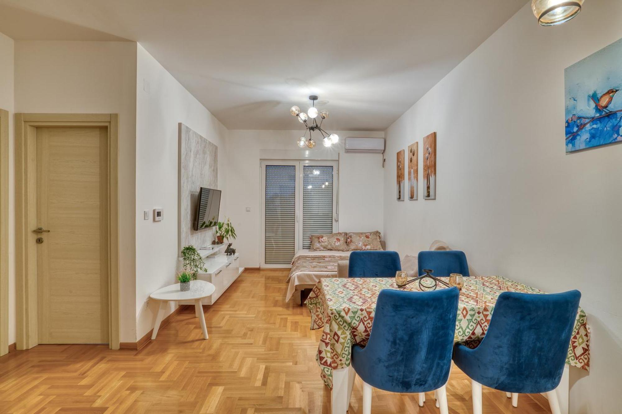 Apartman Azure *