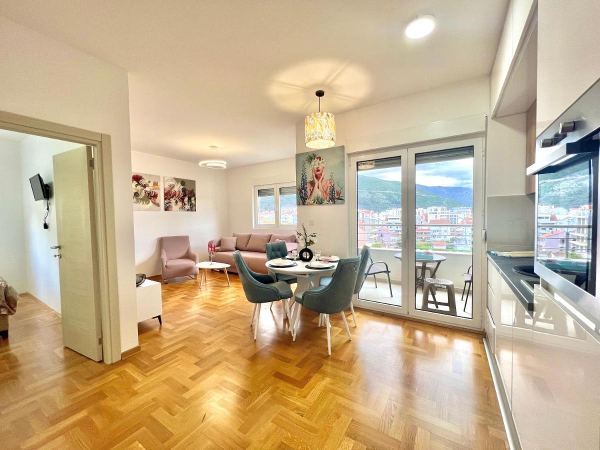 Apartament Azure *
