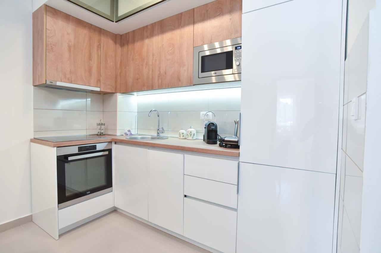 Azure Apartment *